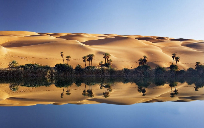 A fabulous oasis in the African desert: Ubari lakes A fabulous oasis in the African desert: Ubari lakes