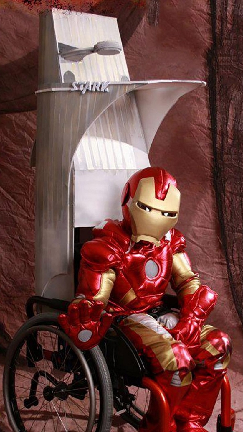 A father creates costumes for his son&#39;s wheelchair