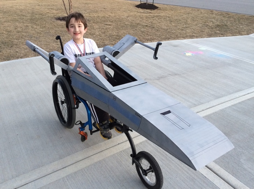 A father creates costumes for his son&#39;s wheelchair