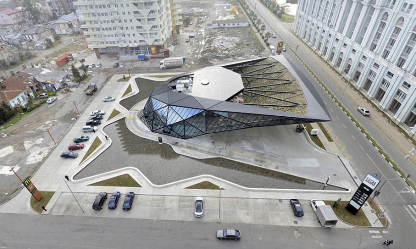A futuristic McDonald&#39;s was built in Batumi