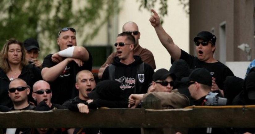 A gachimuchi-style action movie, or How a gay porn actor beat up 35 neo-Nazis