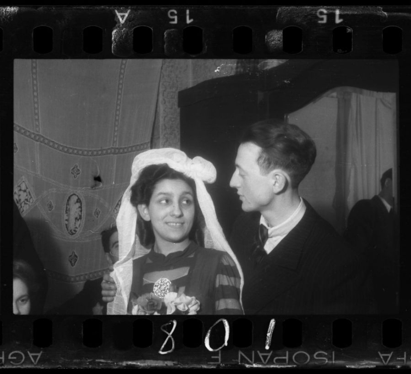 A Jewish photographer captured life in a ghetto in occupied Poland at his own risk