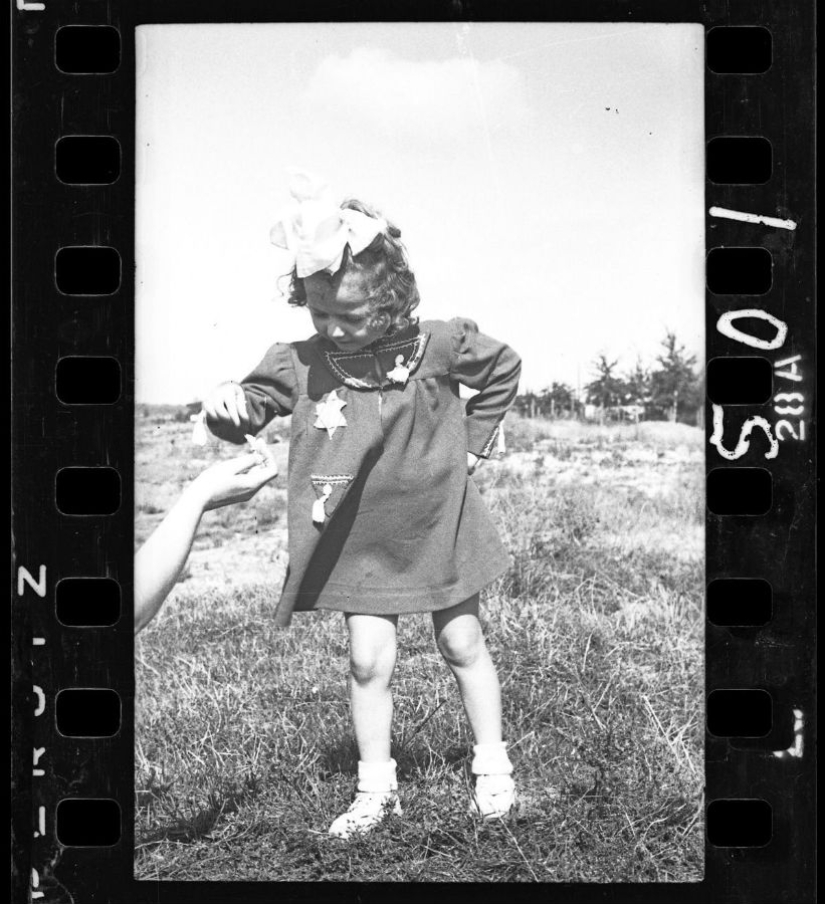 A Jewish photographer captured life in a ghetto in occupied Poland at his own risk
