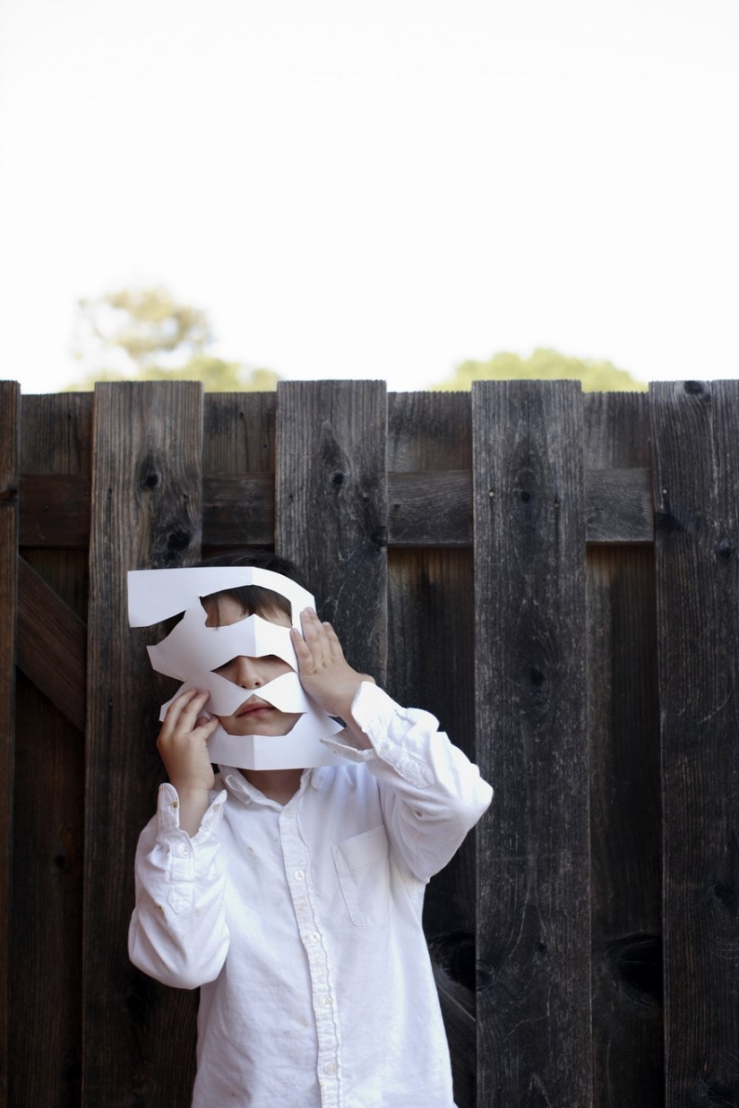 A loving father reverently captures the unique habits of an autistic son A loving father reverently captures the unique habits of an autistic son