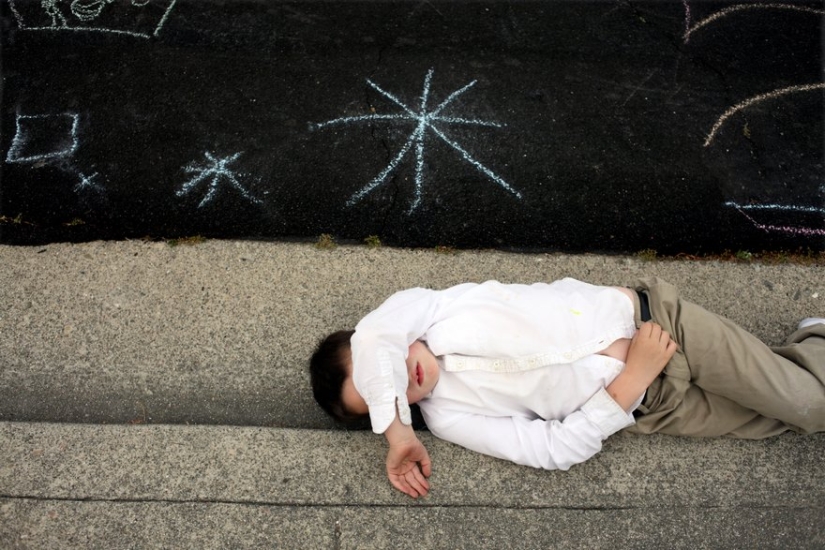 A loving father reverently captures the unique habits of an autistic son A loving father reverently captures the unique habits of an autistic son