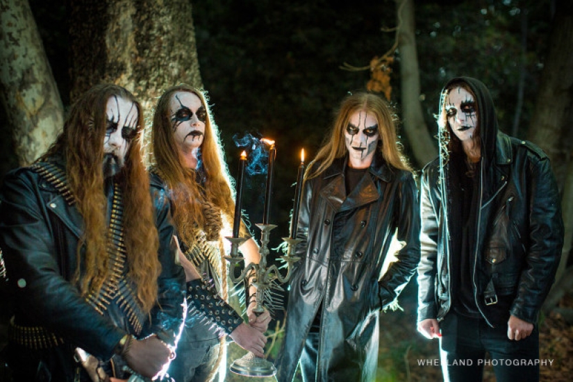 A metal band accidentally participated in an engagement photo shoot of a couple in love