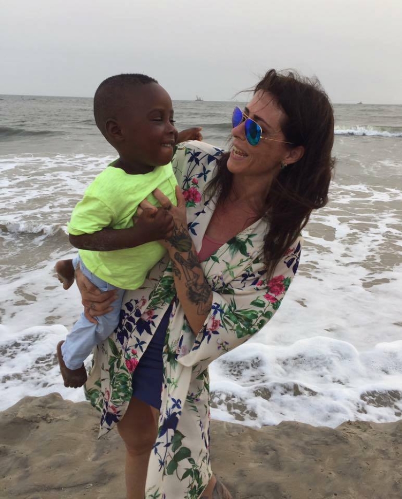 A Nigerian boy saved from death on the street- a "sorcerer" went to school A Nigerian boy saved from death on the street- a "sorcerer" went to school