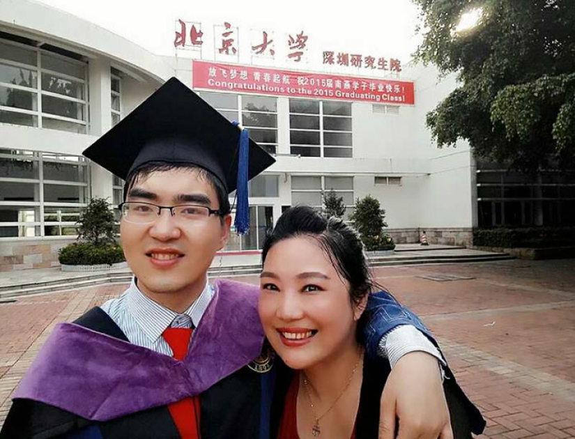 A single mother refused to leave her disabled son, and now he is a Harvard student A single mother refused to leave her disabled son, and now he is a Harvard student