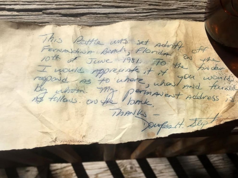 A student sent a note to the ocean and received it 36 years later A student sent a note to the ocean and received it 36 years later