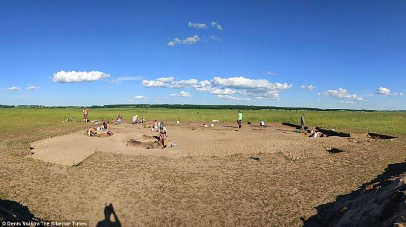A unique burial with a "dancing" skeleton has been discovered in Siberia