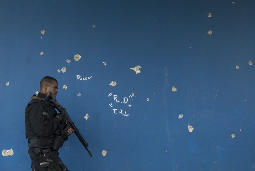 A walk through the dangerous favelas of Rio de Janeiro in the company of Brazilian special forces