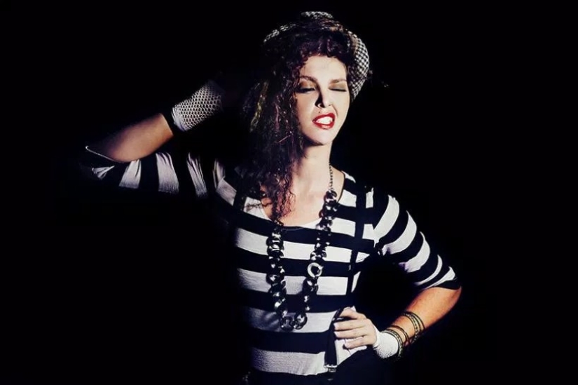 A woman single-handedly reincarnated as 15 famous personalities