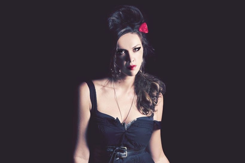 A woman single-handedly reincarnated as 15 famous personalities