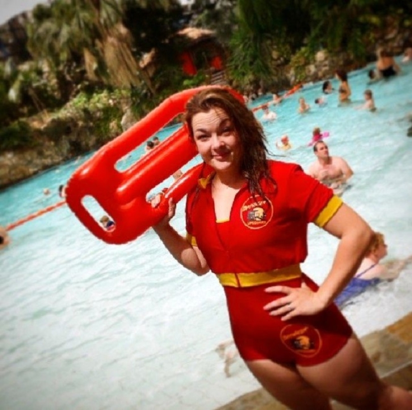 A woman wore fancy dress every day for a whole year. A woman wore fancy dress every day for a whole year.