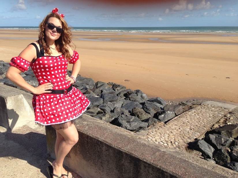 A woman wore fancy dress every day for a whole year. A woman wore fancy dress every day for a whole year.