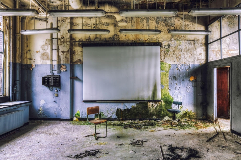 Abandoned schools and universities around the world Abandoned schools and universities around the world