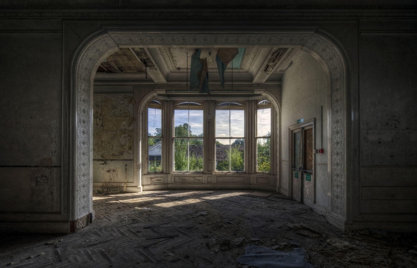 Abandoned schools and universities around the world Abandoned schools and universities around the world