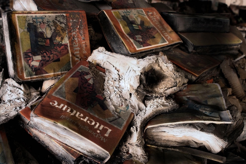 Abandoned schools and universities around the world Abandoned schools and universities around the world