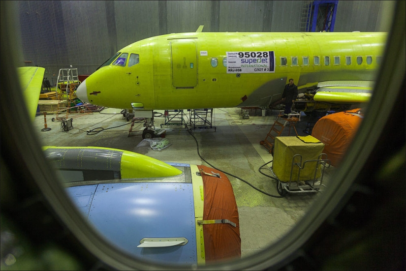 About the life of the Superjet