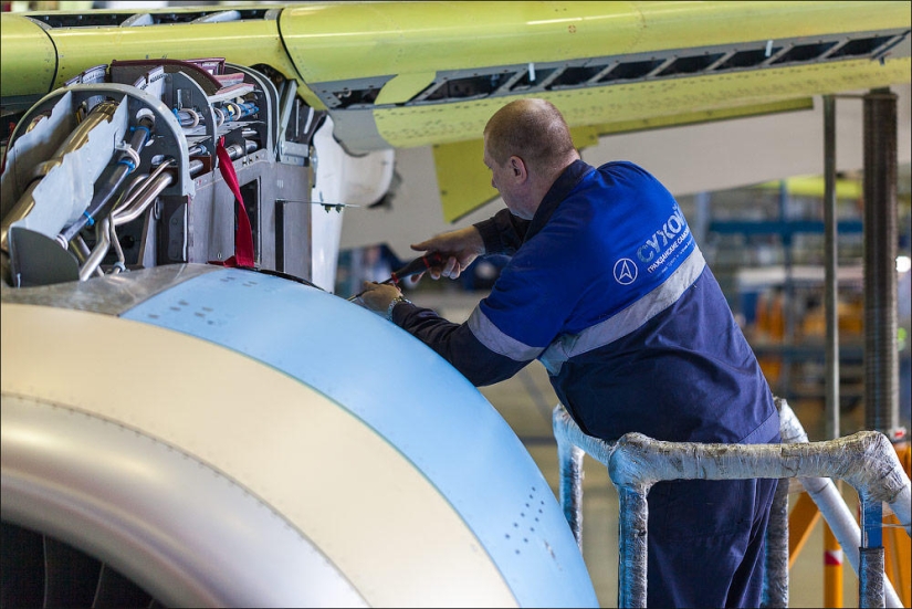 About the life of the Superjet