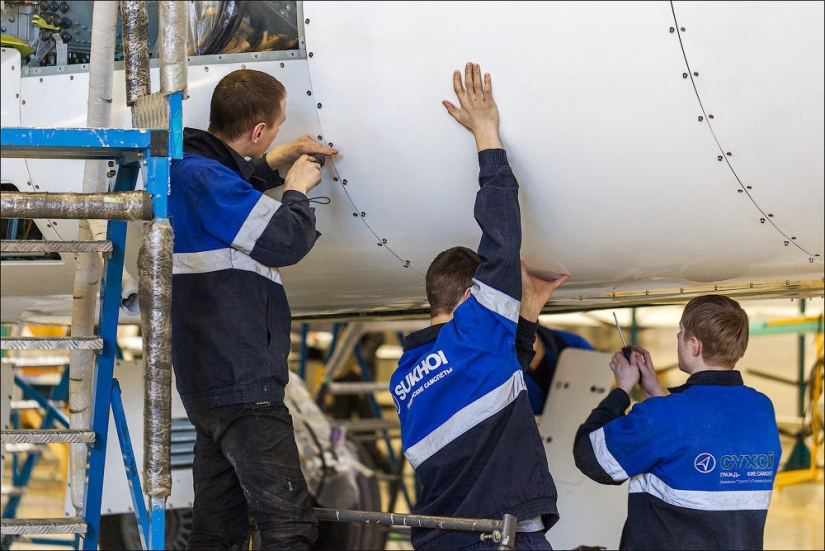 About the life of the Superjet