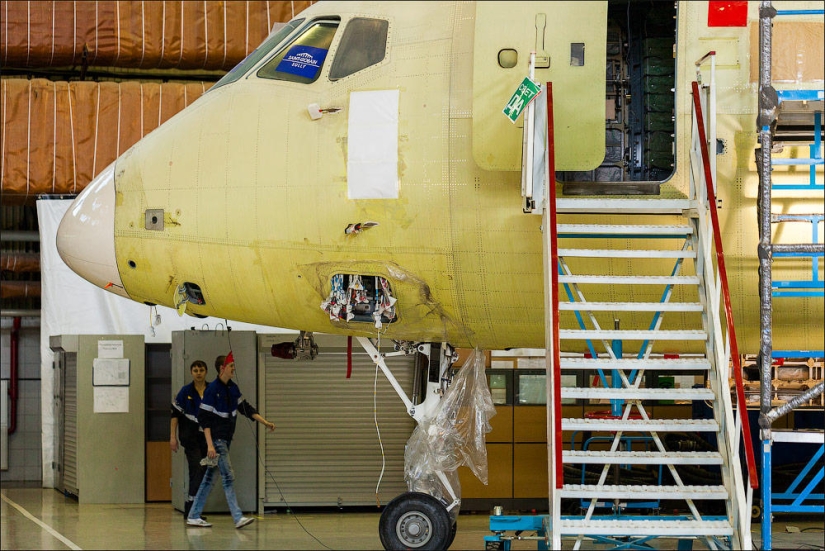 About the life of the Superjet