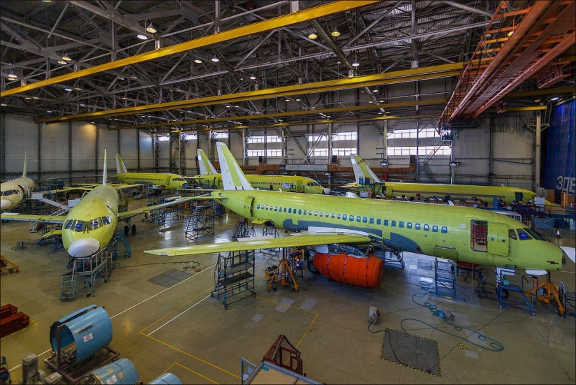 About the life of the Superjet