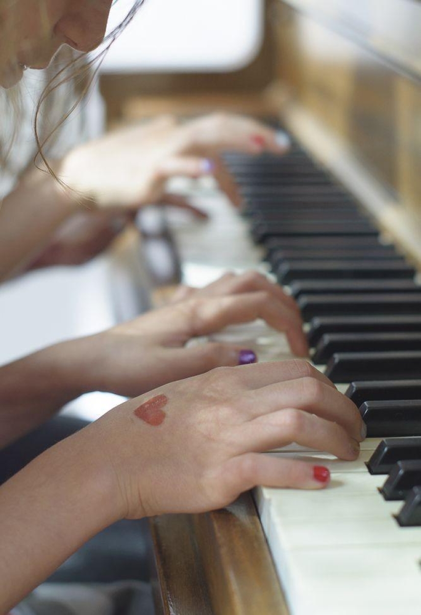 About twins and faces