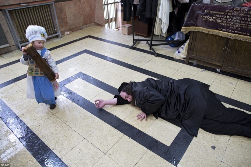 Absoluto Mazl tov: Cómo los judíos en Jerusalén celebraron Purim