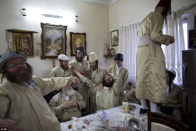 Absoluto Mazl tov: Cómo los judíos en Jerusalén celebraron Purim