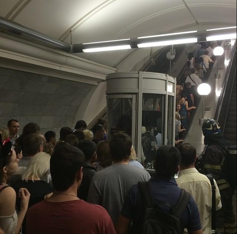 Accidente en el metro de Moscú en el tramo Slavyansky Boulevard - Victory Park