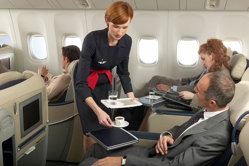 Aerolíneas con las azafatas más hermosas Aerolíneas con las azafatas más hermosas