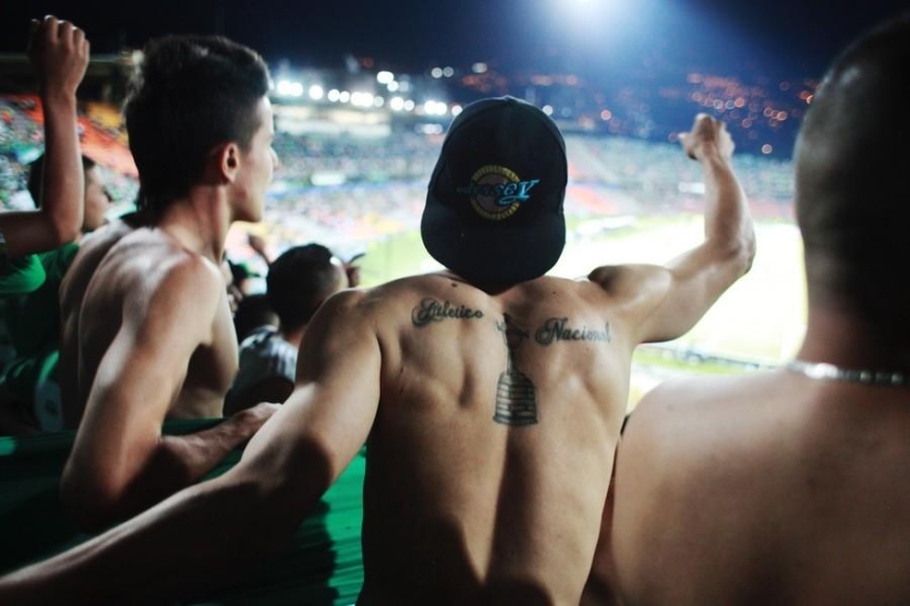 Aficionados al fútbol colombiano