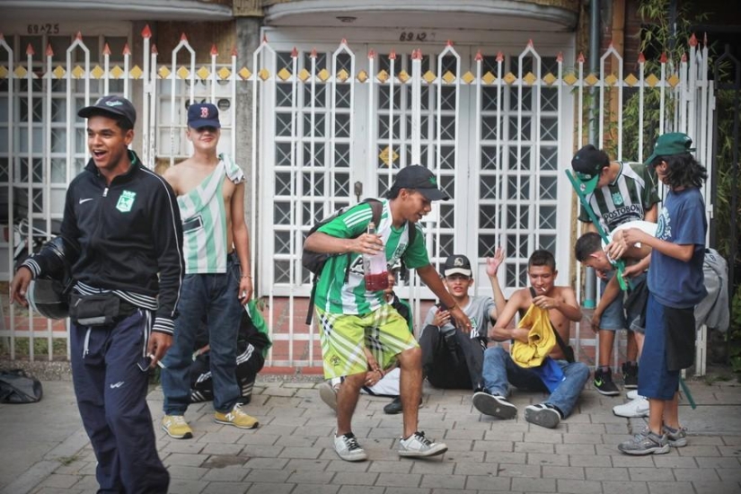 Aficionados al fútbol colombiano