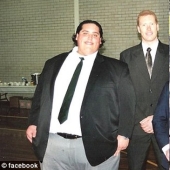 After the failure on the TV show The Biggest Loser, the guy lost weight himself and became a coach After the failure on the TV show The Biggest Loser, the guy lost weight himself and became a coach