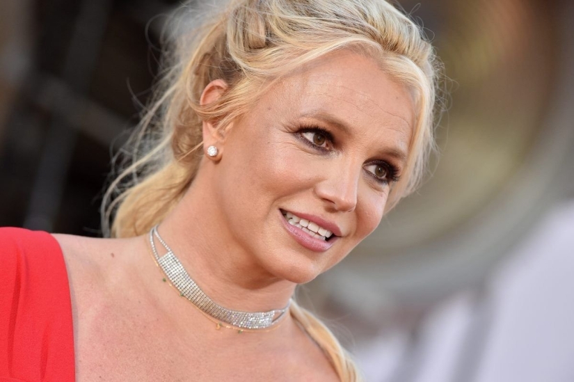 Aged ahead of time: 10 stars who look much older than their years