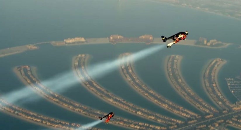 Airplane Man: A breathtaking flight over Dubai Airplane Man: A breathtaking flight over Dubai