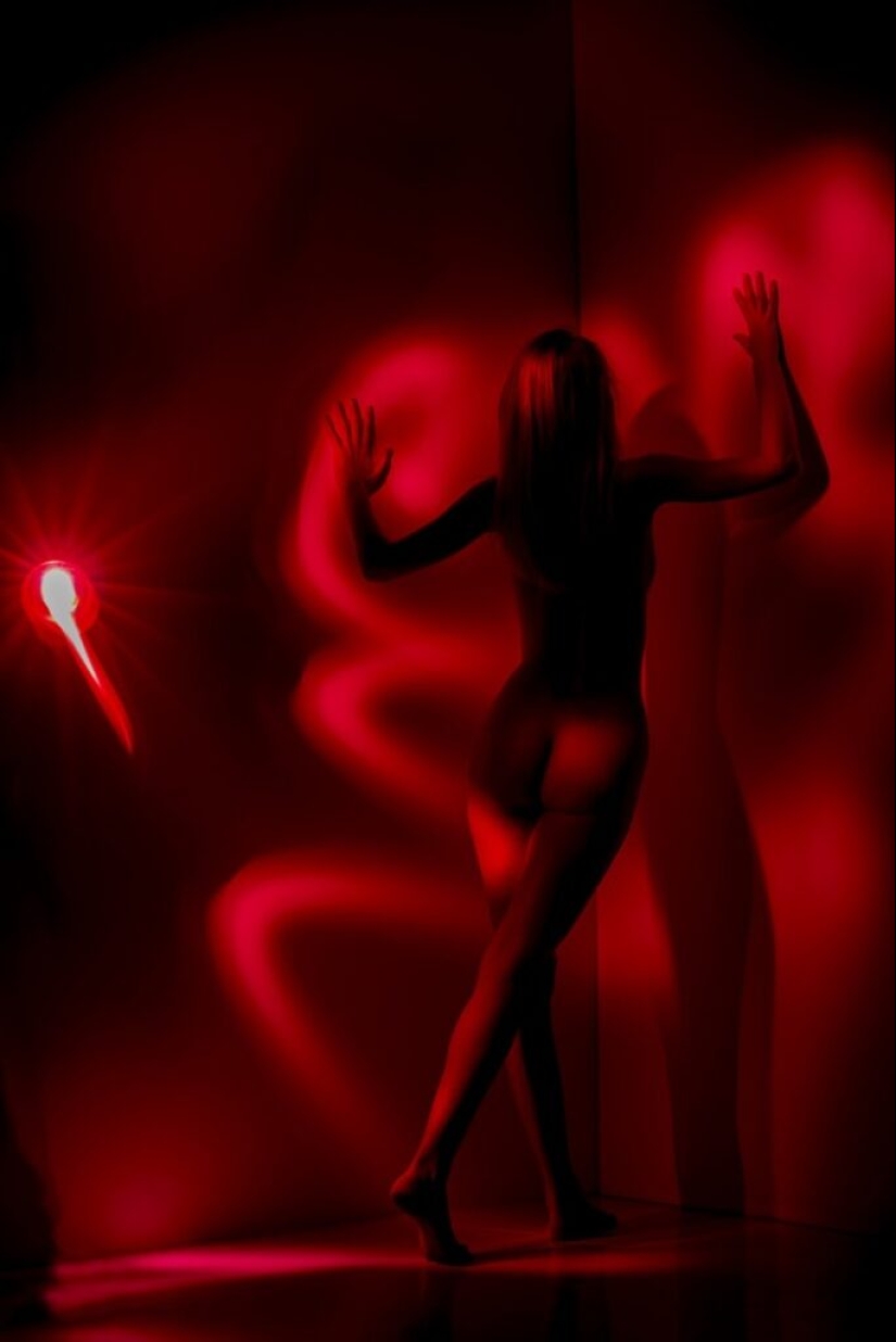 Al borde de la luz y la sombra: fotografías eróticas de Andris Apsheniks Al borde de la luz y la sombra: fotografías eróticas de Andris Apsheniks