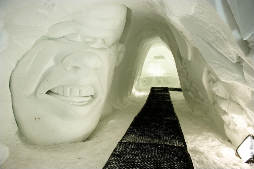 Alpes "a excepción de los esquís": cuevas de grutas de nieve Alpes "a excepción de los esquís": cuevas de grutas de nieve