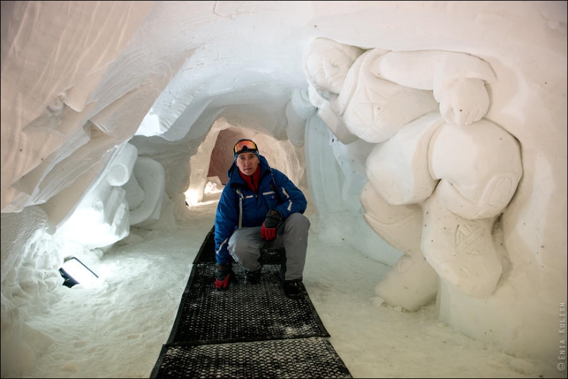 Alpes "a excepción de los esquís": cuevas de grutas de nieve Alpes "a excepción de los esquís": cuevas de grutas de nieve