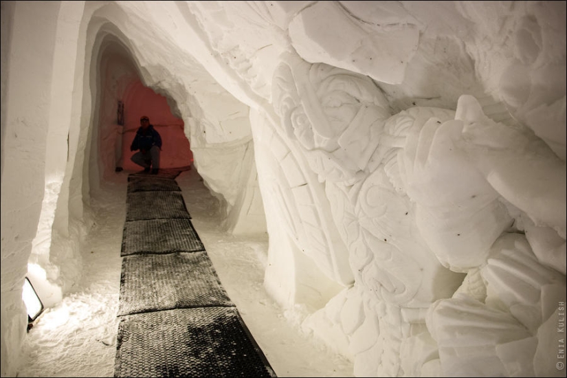 Alpes "a excepción de los esquís": cuevas de grutas de nieve Alpes "a excepción de los esquís": cuevas de grutas de nieve