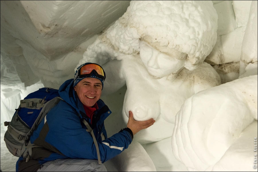 Alpes "a excepción de los esquís": cuevas de grutas de nieve Alpes "a excepción de los esquís": cuevas de grutas de nieve
