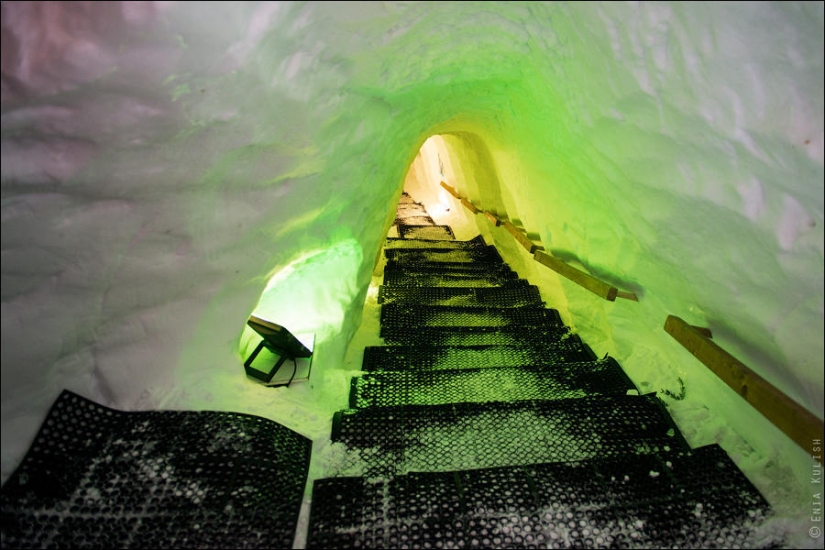 Alpes "a excepción de los esquís": cuevas de grutas de nieve Alpes "a excepción de los esquís": cuevas de grutas de nieve