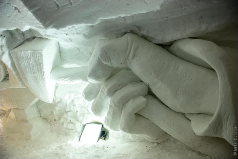 Alpes "a excepción de los esquís": cuevas de grutas de nieve Alpes "a excepción de los esquís": cuevas de grutas de nieve