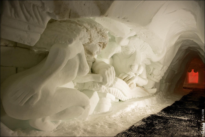 Alpes "a excepción de los esquís": cuevas de grutas de nieve Alpes "a excepción de los esquís": cuevas de grutas de nieve
