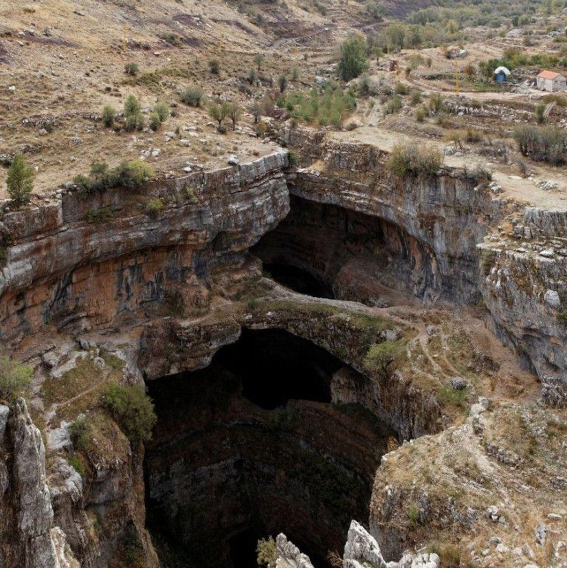 Amazing Baatara Waterfall