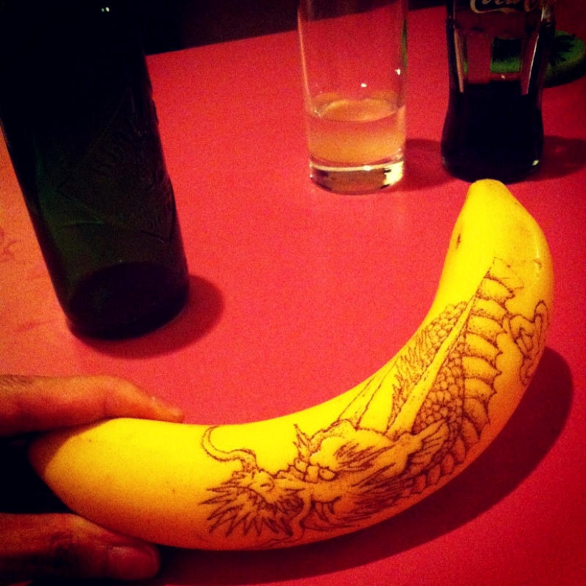 Amazing drawings on bananas
