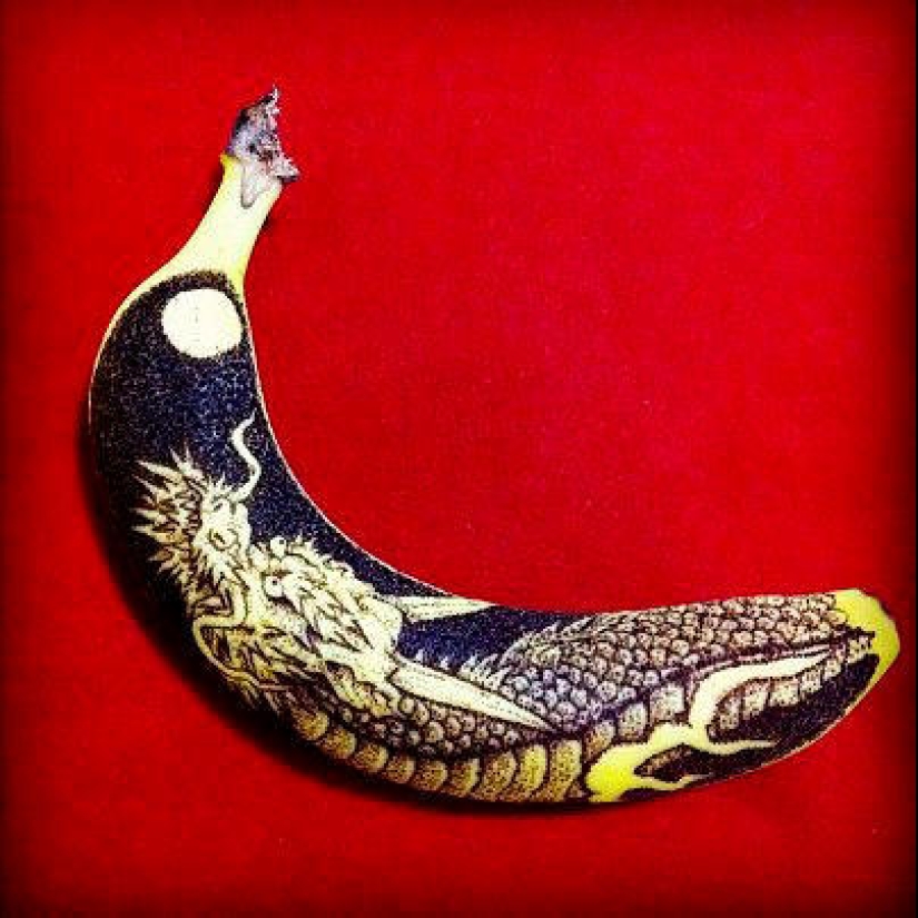 Amazing drawings on bananas