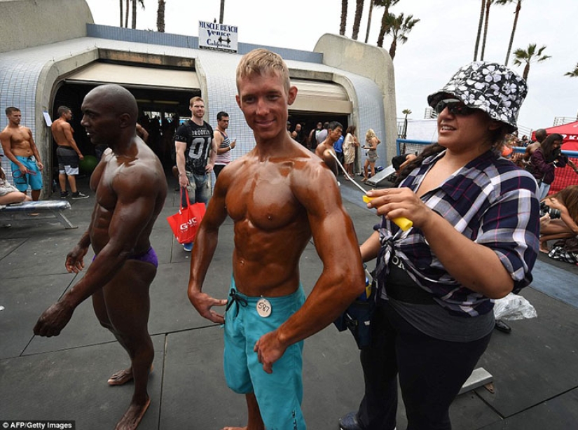 American bodybuilders dressed up in swimsuits in honor of Memorial Day American bodybuilders dressed up in swimsuits in honor of Memorial Day