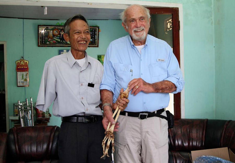American doctor returns Vietnamese man&#39;s arm that was amputated half a century ago